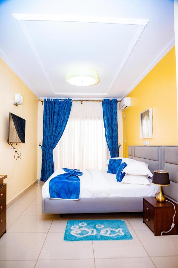 Loumia Premium Bonapriso Apartment Douala Bagian luar foto