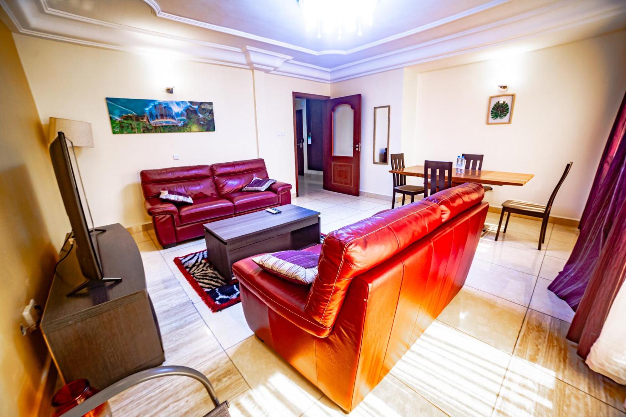 Loumia Premium Bonapriso Apartment Douala Bagian luar foto
