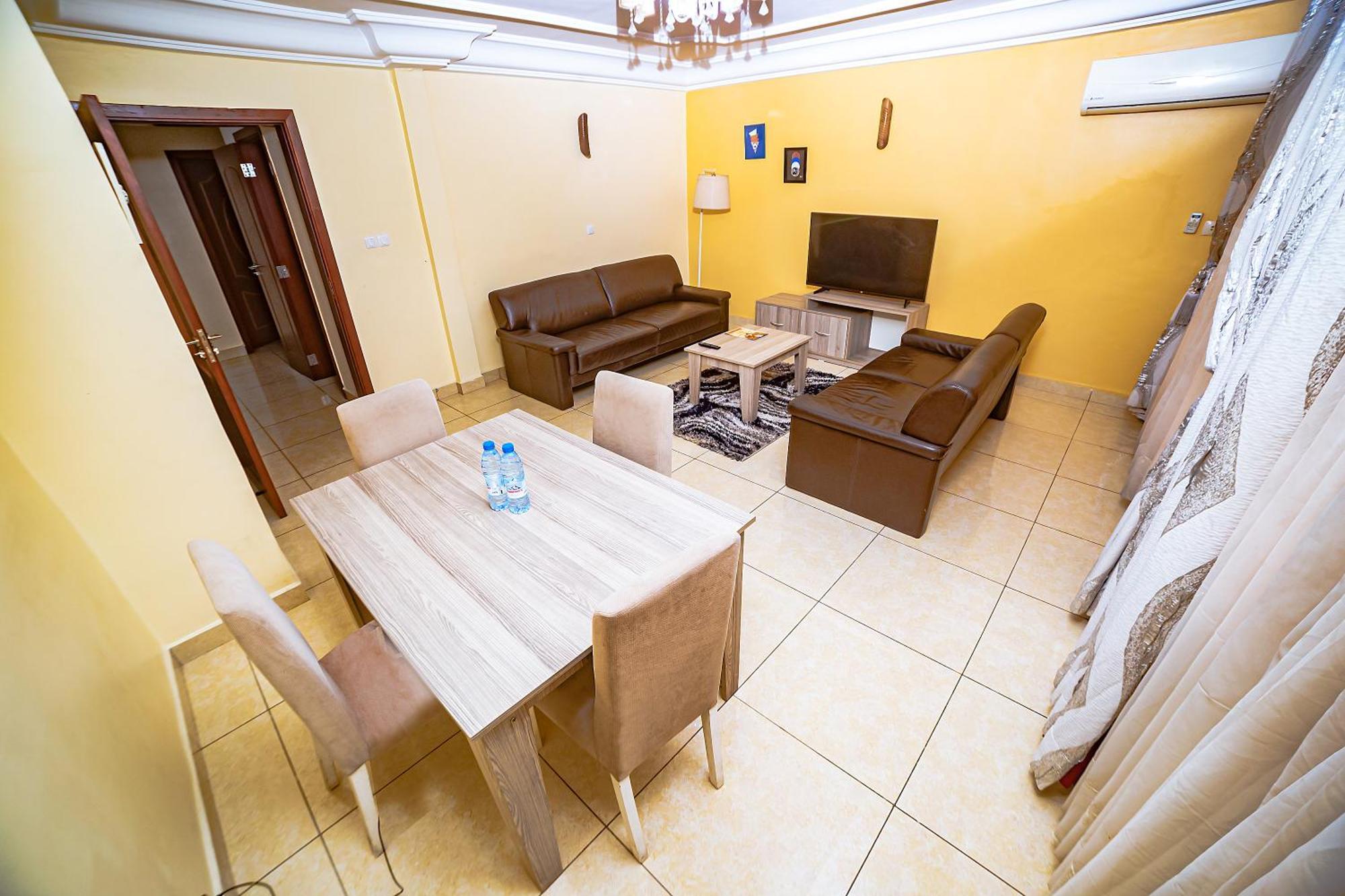 Loumia Premium Bonapriso Apartment Douala Bagian luar foto